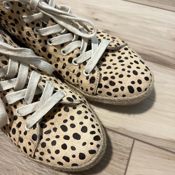 Dolce Vita Leopard Sneakers - Picture 6 of 6